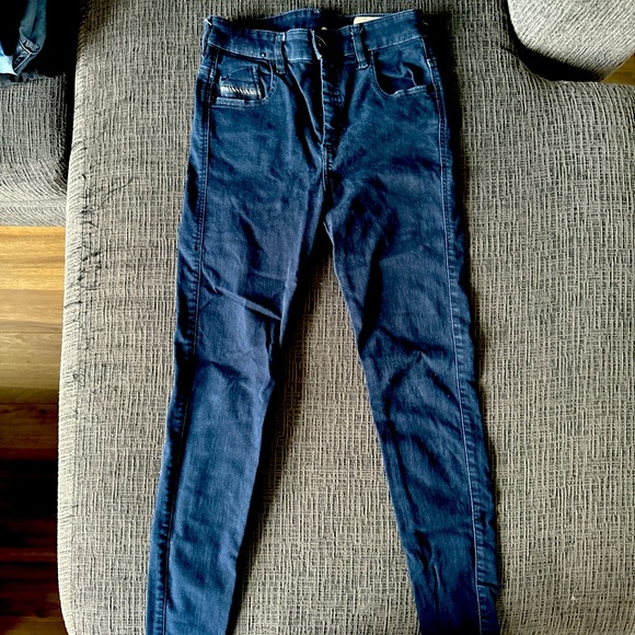 Jean Diesel - Picture 1 of 2